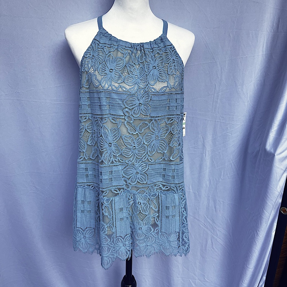 NWT Alfani Ladies Sleeveless Top/Blouse With Floral Lace Design Size 8